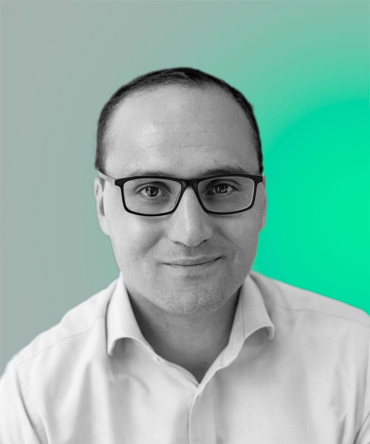 Portrait of Dr. Yagiz Oezdemir